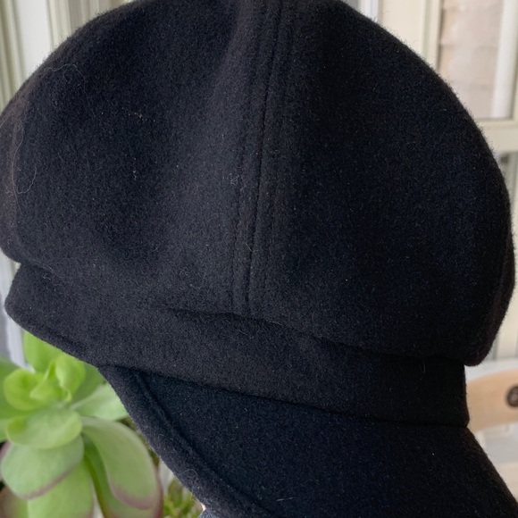 Black Newsboy Cap - Picture 6 of 11